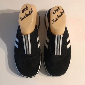 Mudd 9.5 Women’s Slip On Shoes Sandal Black/White